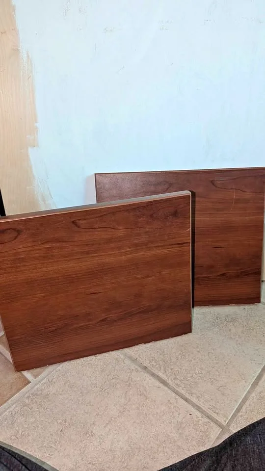 2 Solid Quality Shelves thumbnail