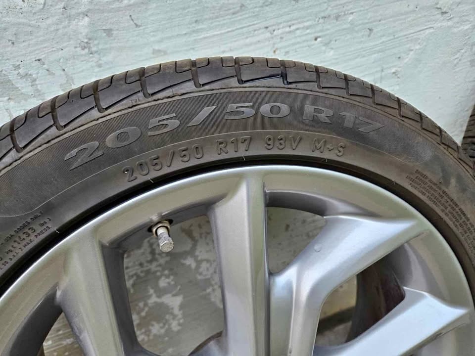 All Season Tires and Rims Set from Nissan SR