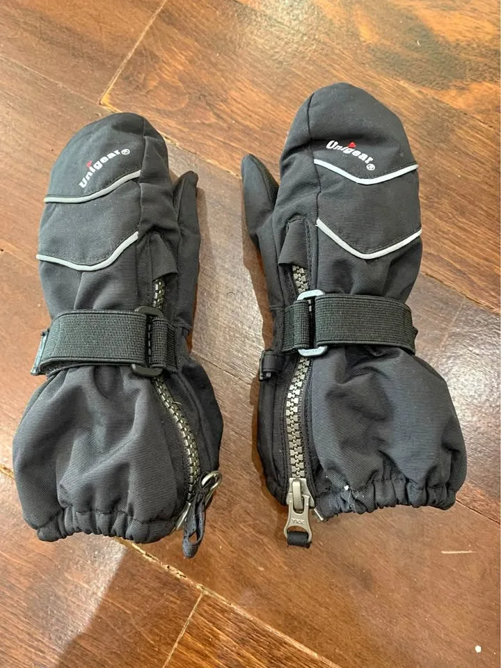 Toddler 2-4 year old winter snow mittens thumbnail