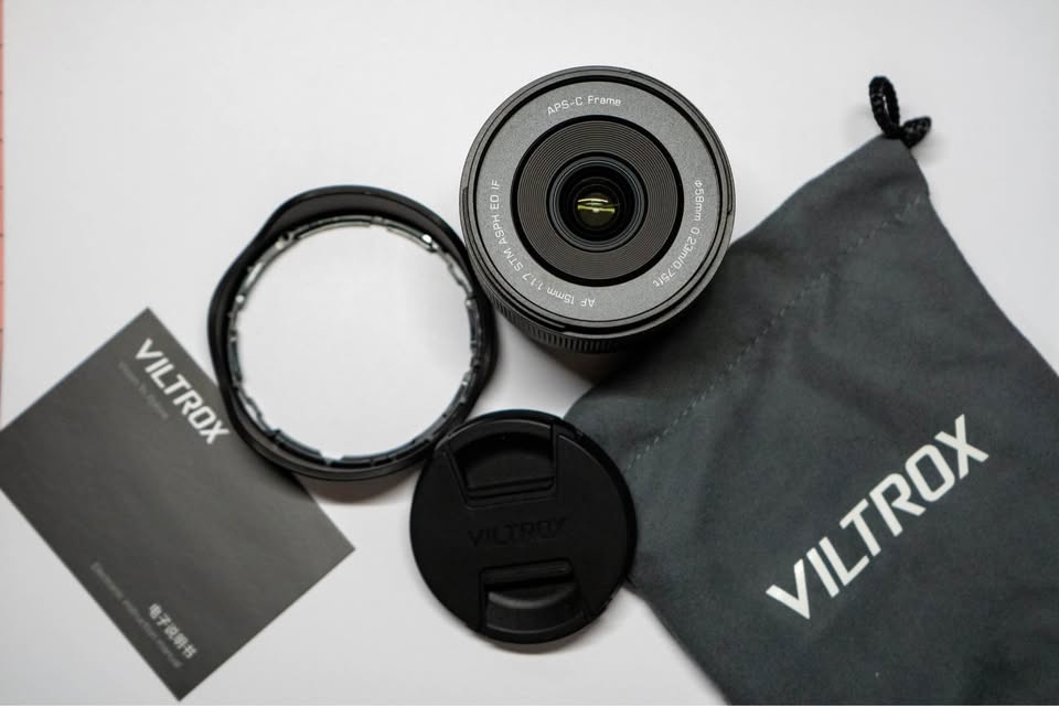 Like New Viltrox 15mm f/1.7 AF Sony E Lens Save on Tax - photo 3