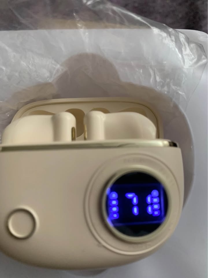Brand New Cream Colour Bluetooth Headphones - photo 2