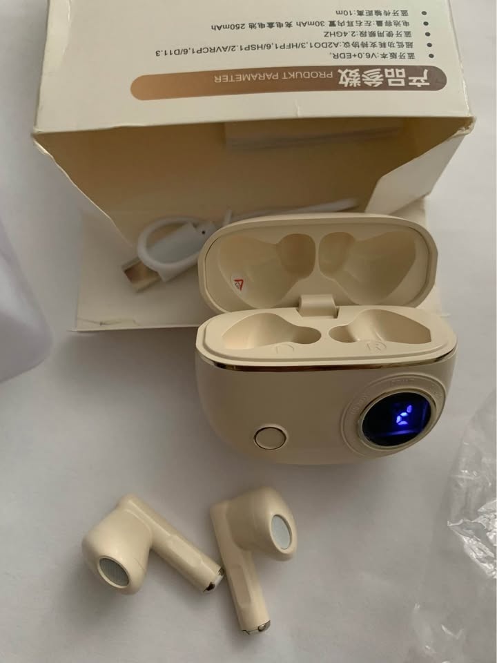 Brand New Cream Colour Bluetooth Headphones - photo 3