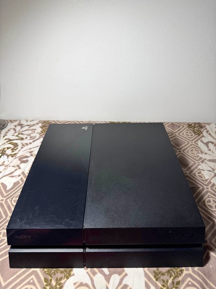 PS4 Original - 500Gb with Controller - Low Firmware - Jailbreak