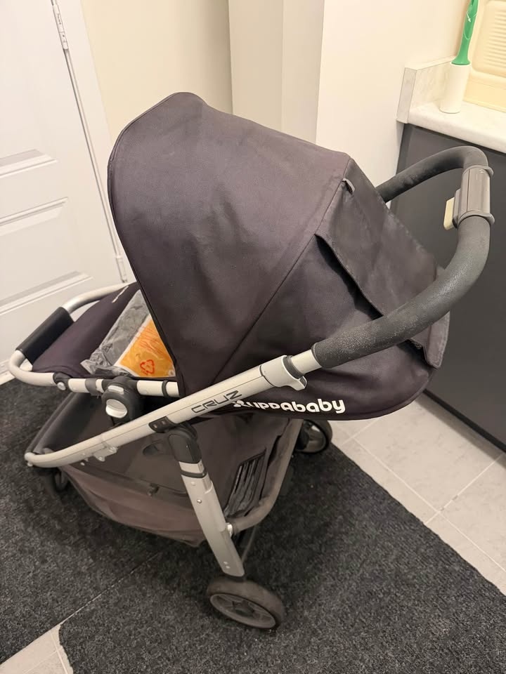 Uppababy Cruz Stroller with Rain Cover - photo 2