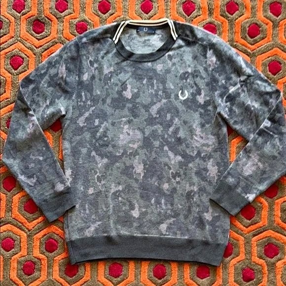 🏆 Fred Perry Camo Crewneck Sweater - Men's Medium