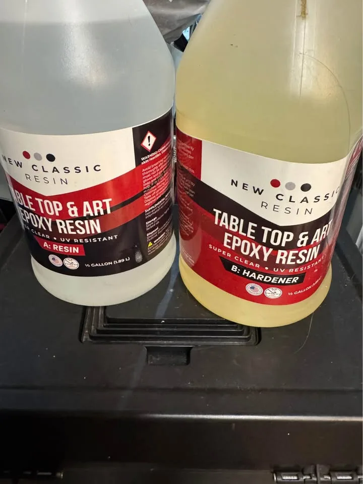 Epoxy resin kit includes molds and pigments Brand new image indicator(2)