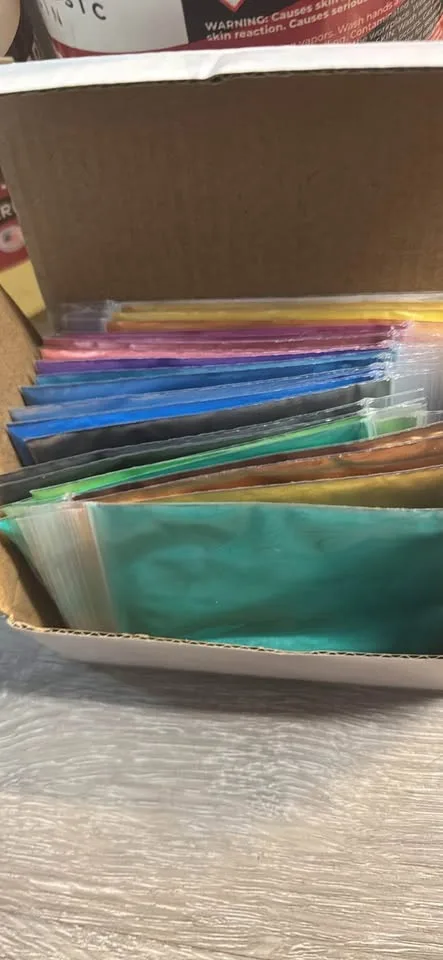 Epoxy resin kit includes molds and pigments Brand new image indicator(6)