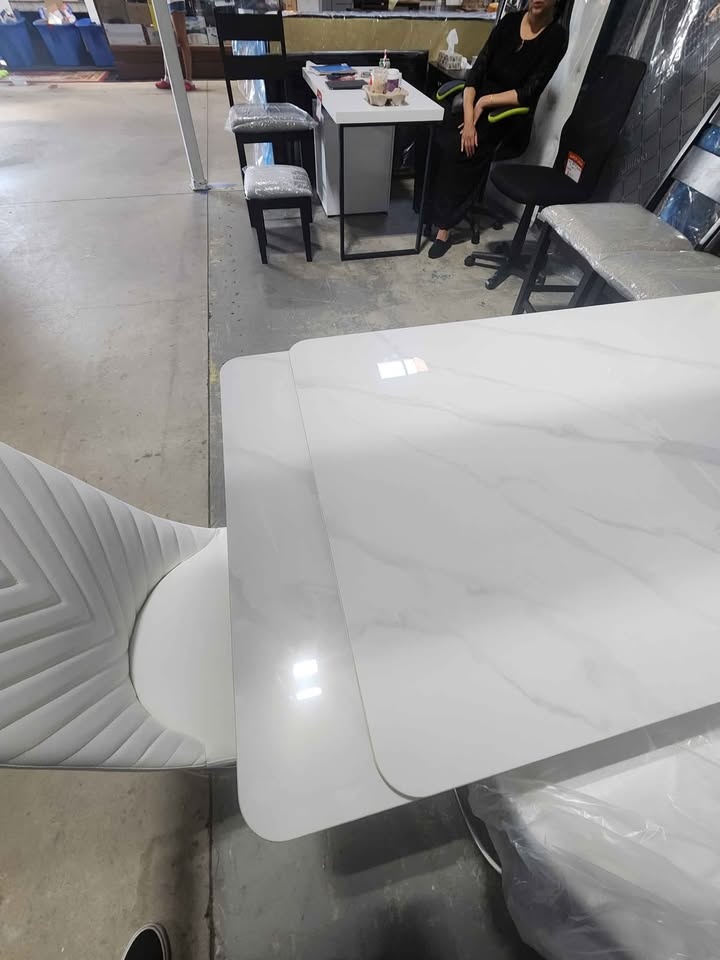 Extendable Dining Table - photo 3
