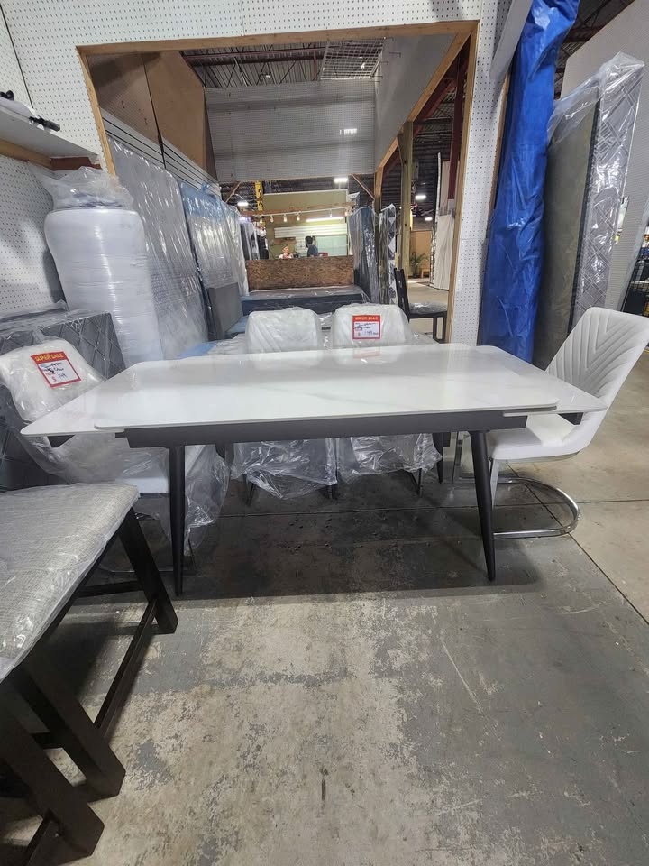 Extendable Dining Table - photo 5