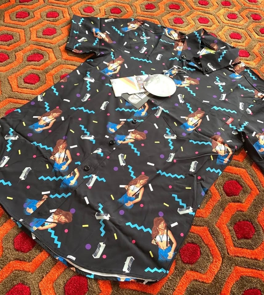 🏆 RSVLTS x Saved by the Bell Kelly Kapowski Shirt - Men's Small - photo 4