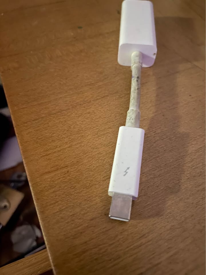 Apple Ethernet to Thunderbolt 2 Adapter - photo 4