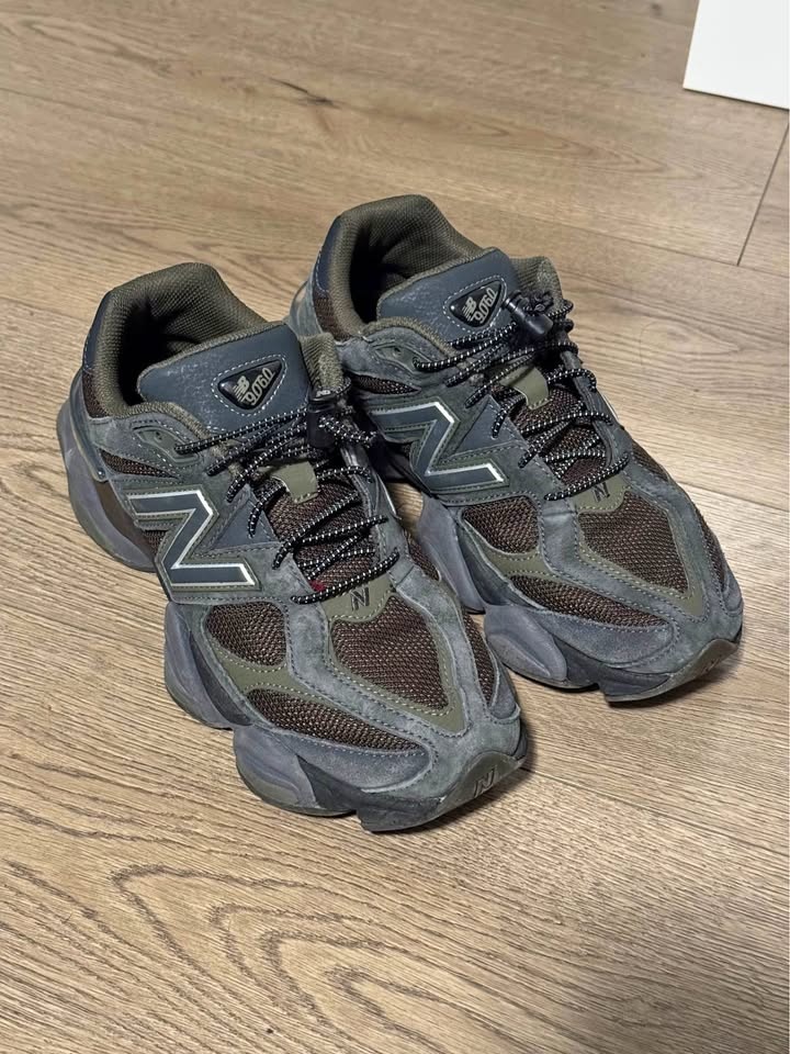 New Balance 9060 Men’s Size 9