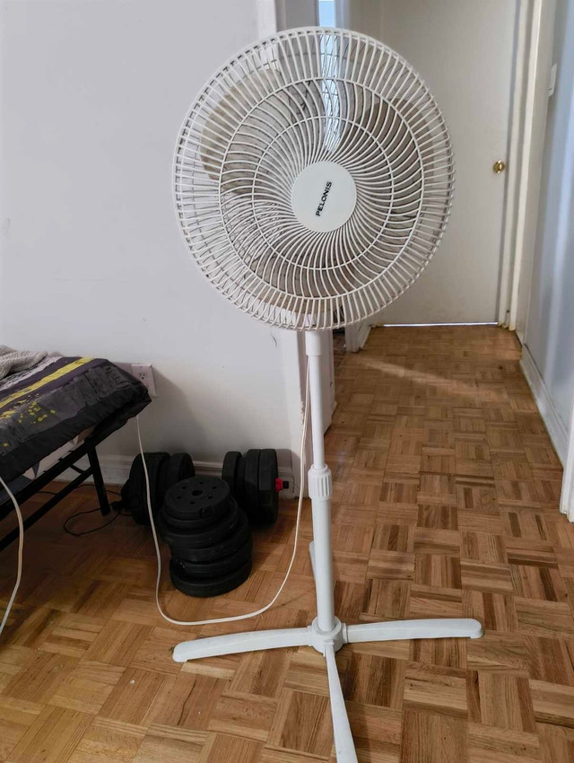 1 Grey Lasko & 2 White Pelonis Table Fans - $10 Each - photo 2