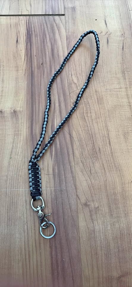 Heavy Duty Paracord Lanyard