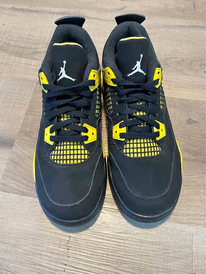 Air Jordan 4 “Thunder” – Black/Yellow – Clean
