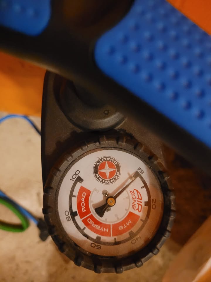 Schwinn Floor Bike Pump w/Gauge, 120 PSI - photo 3