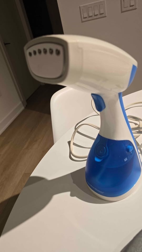 Hamilton Beach Garment Steamer 11556C + Free Ironing Glove - photo 3