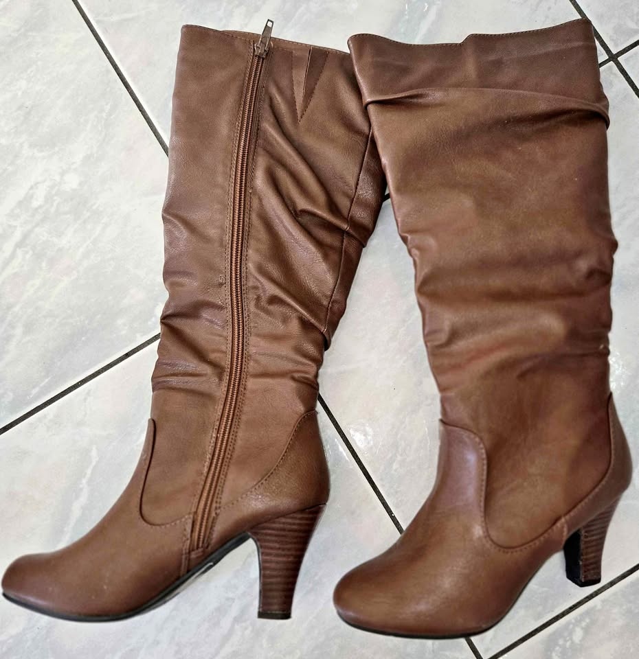 Knee-length boots + ankle boot; US 7 womens
