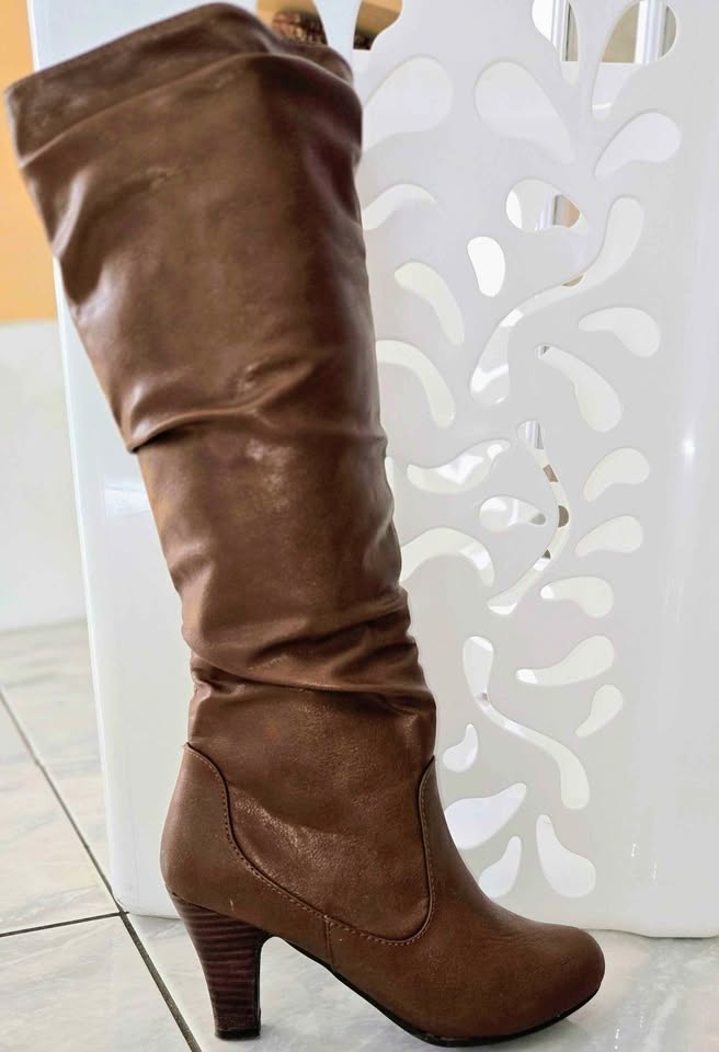 Knee-length boots + ankle boot; US 7 womens - photo 3