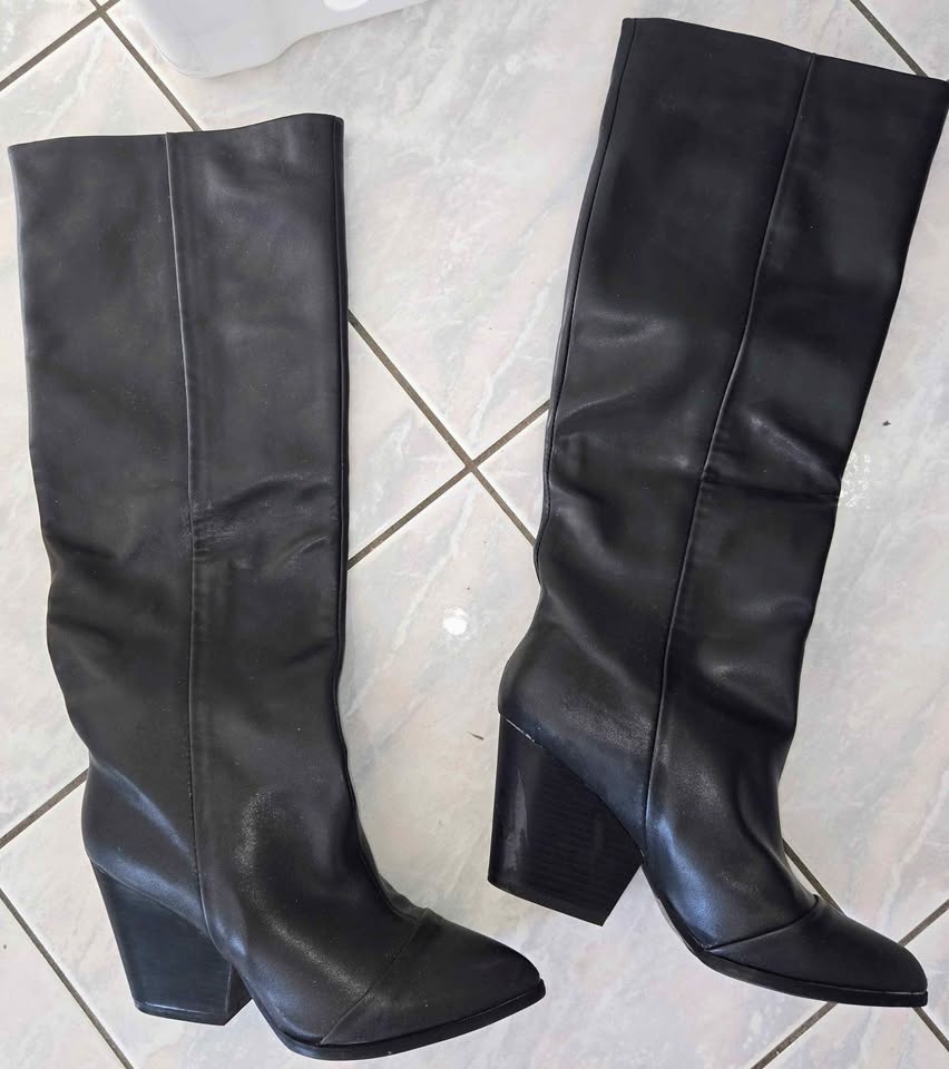 Knee-length boots + ankle boot; US 7 womens - photo 4