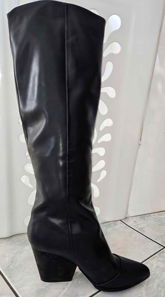 Knee-length boots + ankle boot; US 7 womens - photo 5