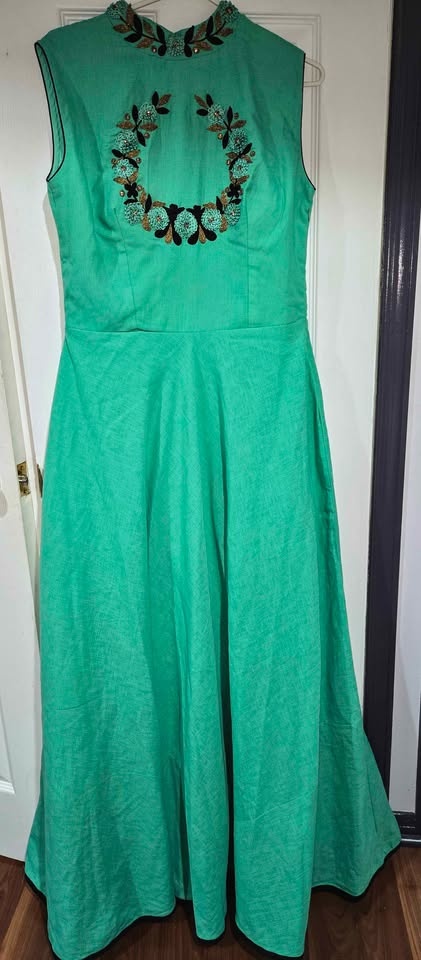 Brand new party gown ! Never worn ! - photo 2