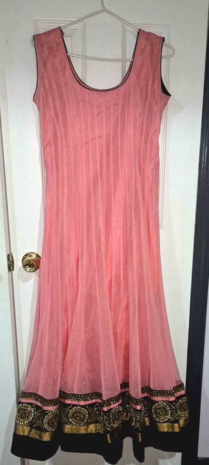 Pink and velvet black/gold Indian style dress set - photo 5