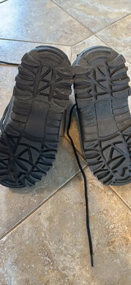 Boots snow size 9 image indicator(3)