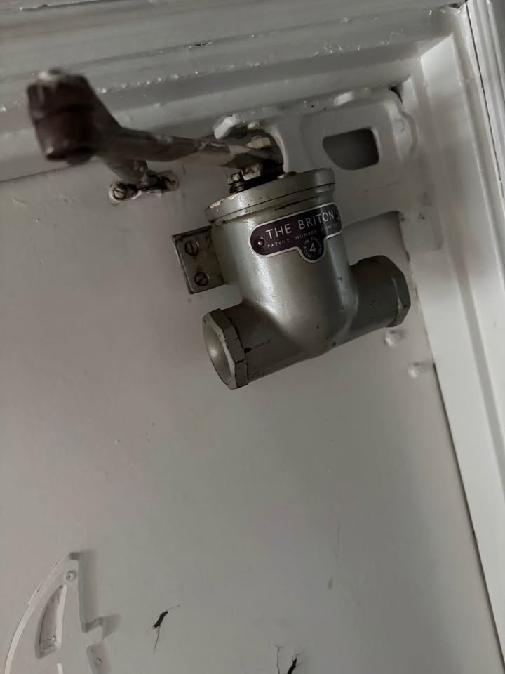 Antique door closer "The Briton" - photo 4