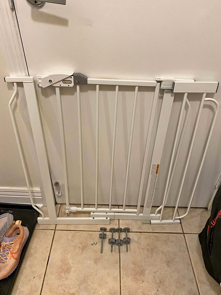 Regalo Baby Safety Gate