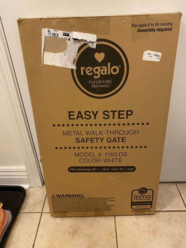 Regalo Baby Safety Gate - photo 2