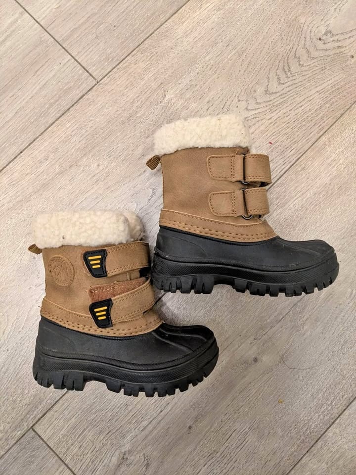 Joe Fresh Toddler Boots Size 5 (Great Condition)