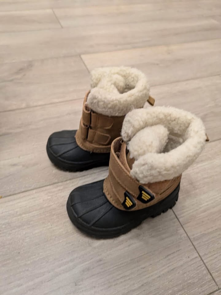 Joe Fresh Toddler Boots Size 5 (Great Condition) - photo 3