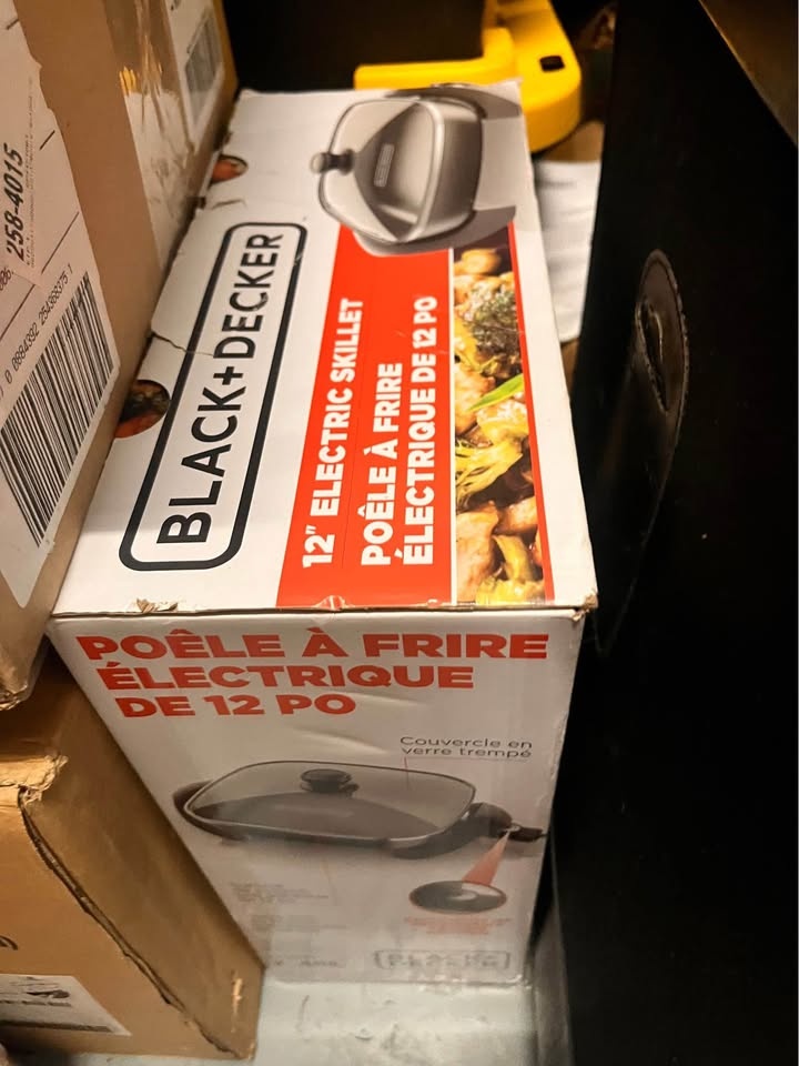 Black and Decker Electric Skillet - New In Box - photo 2