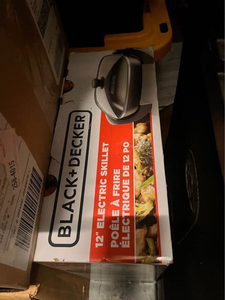 Black and Decker Electric Skillet - New In Box - photo 3