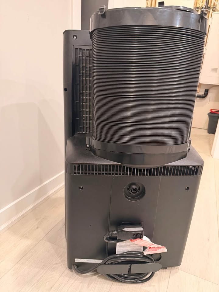 Danby Air conditioner - photo 3