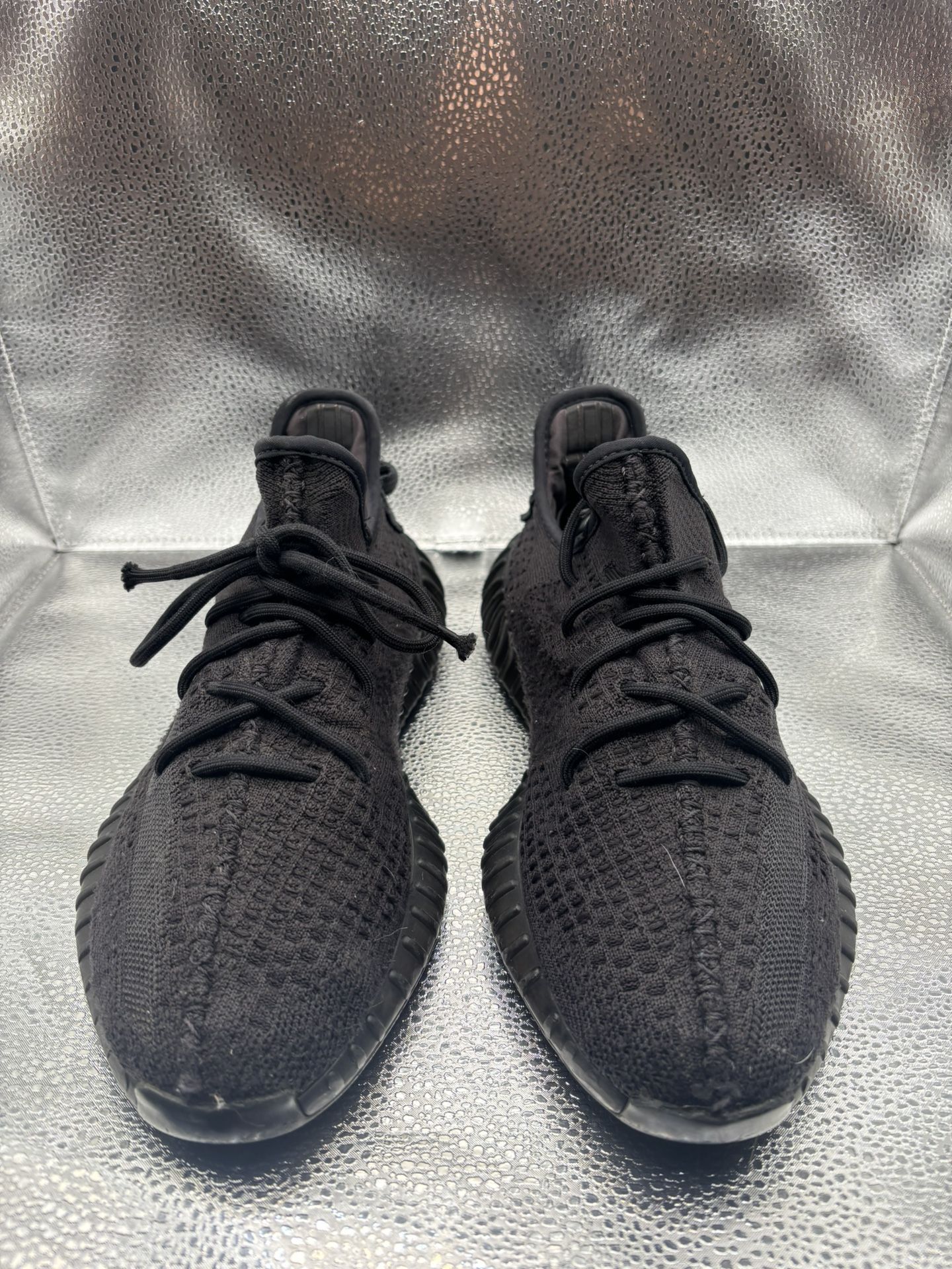 Adidas Yeezy 350 V2 Onyx - photo 2