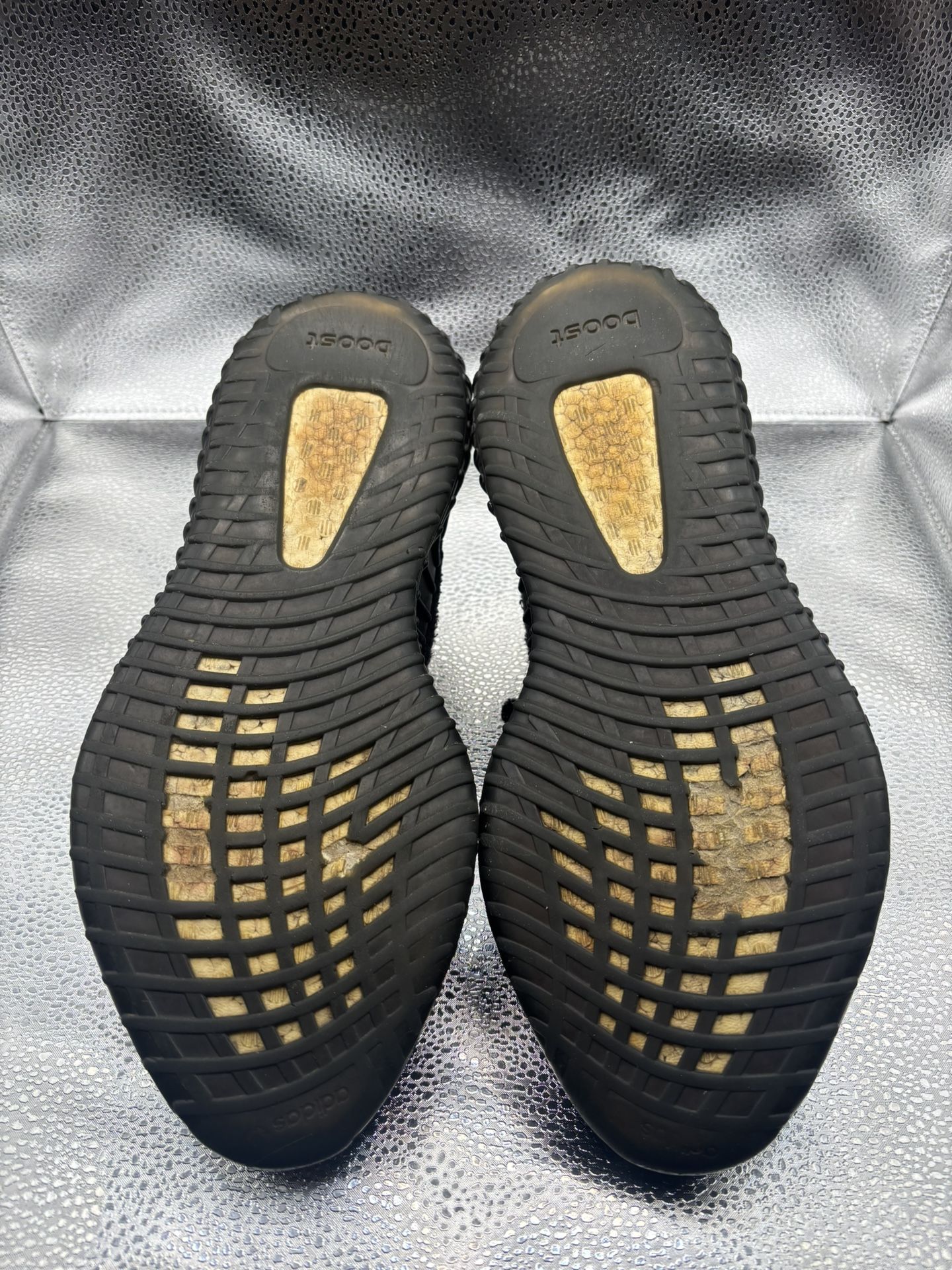 Adidas Yeezy 350 V2 Onyx - photo 3