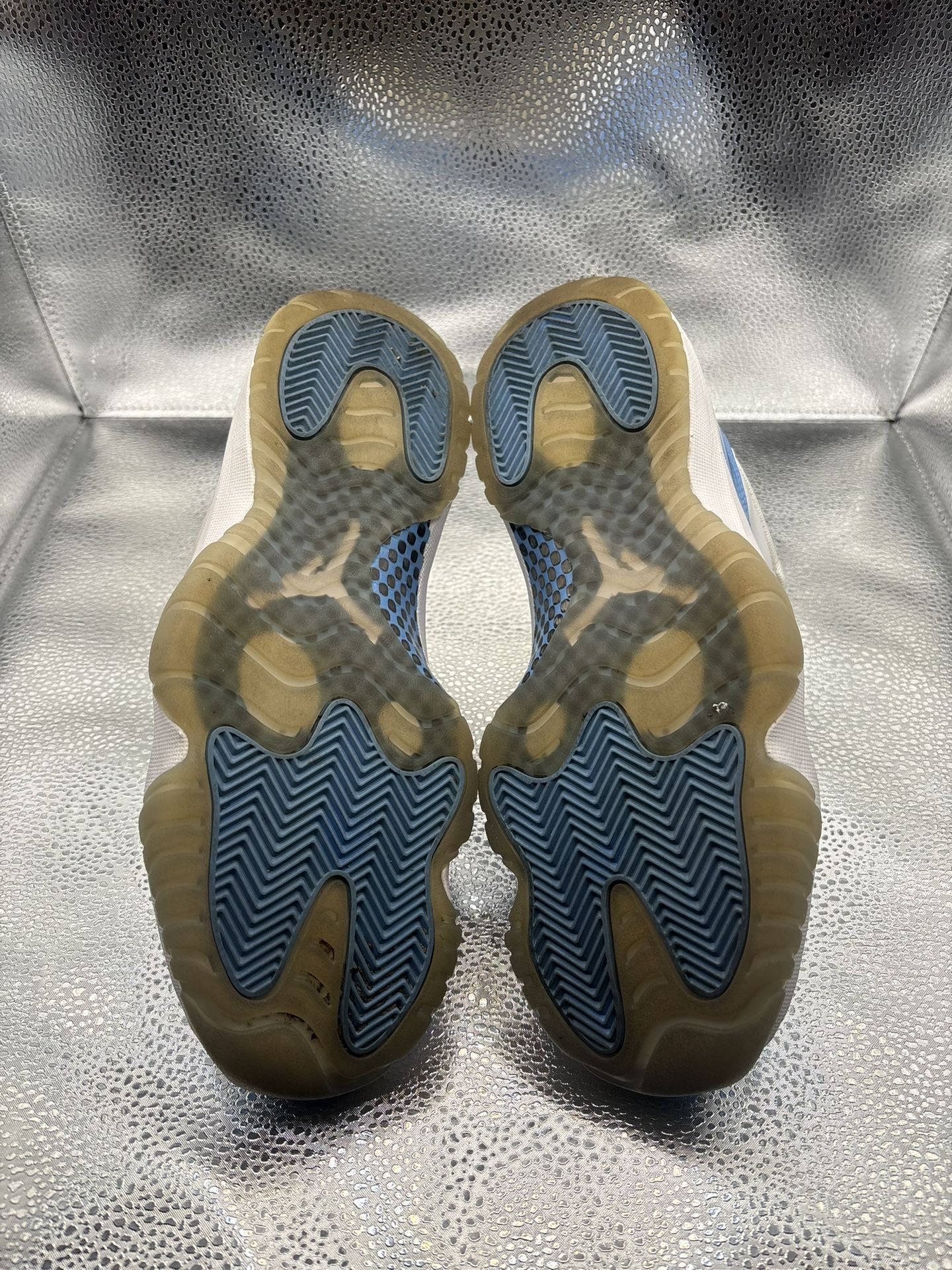 Air Jordan 11 Low UNC - photo 3