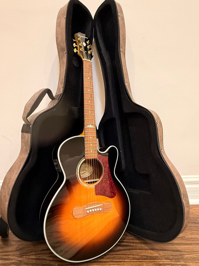 Epiphone J-200 EC Studio Acoustic-Electric Guitar + Case