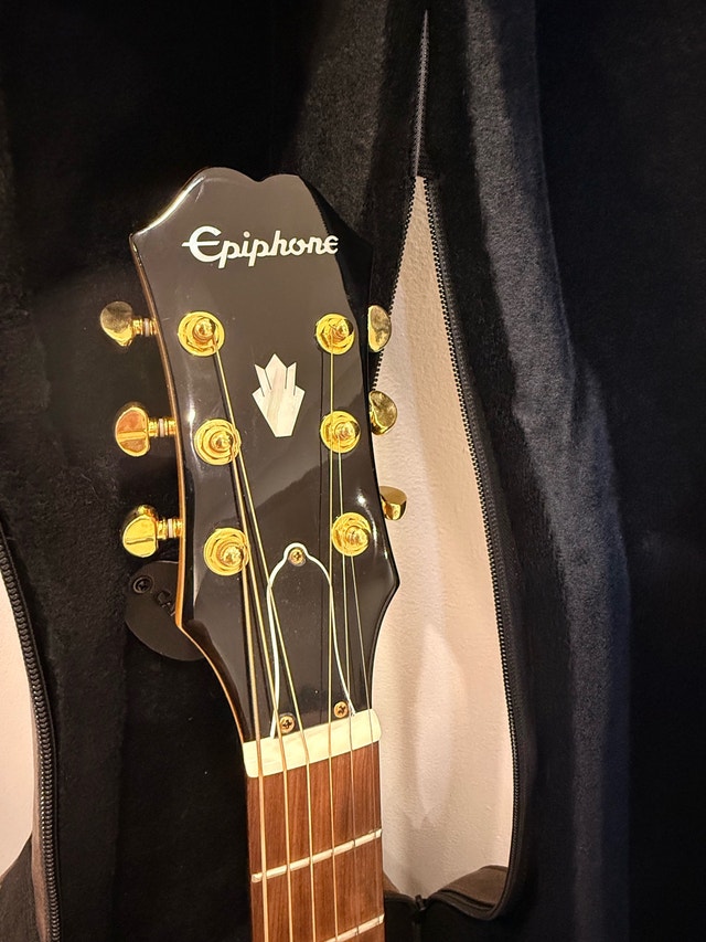 Epiphone J-200 EC Studio Acoustic-Electric Guitar + Case - photo 2