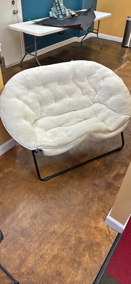 Folding Sherpa loveseat