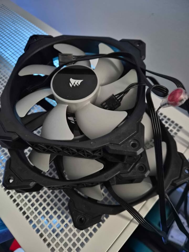 Corsair ML120 PC fans (x3) - photo 3