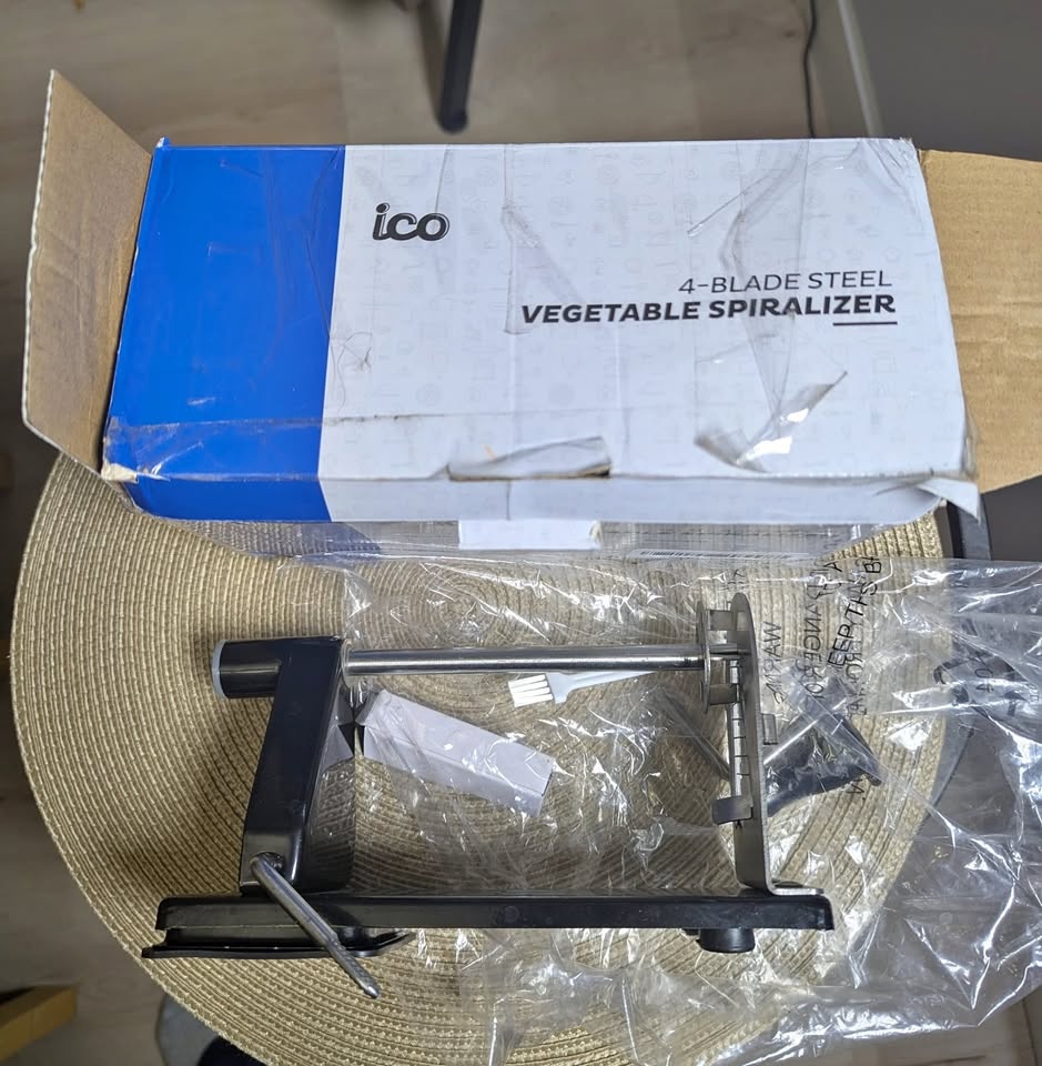 Brand new ICO 4-Blade Metal Vegetable Spiralizer
