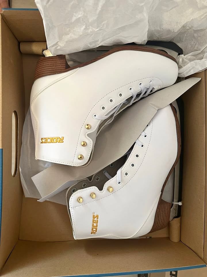 Brand New Women's Figure Ice Skates  8 -10 US