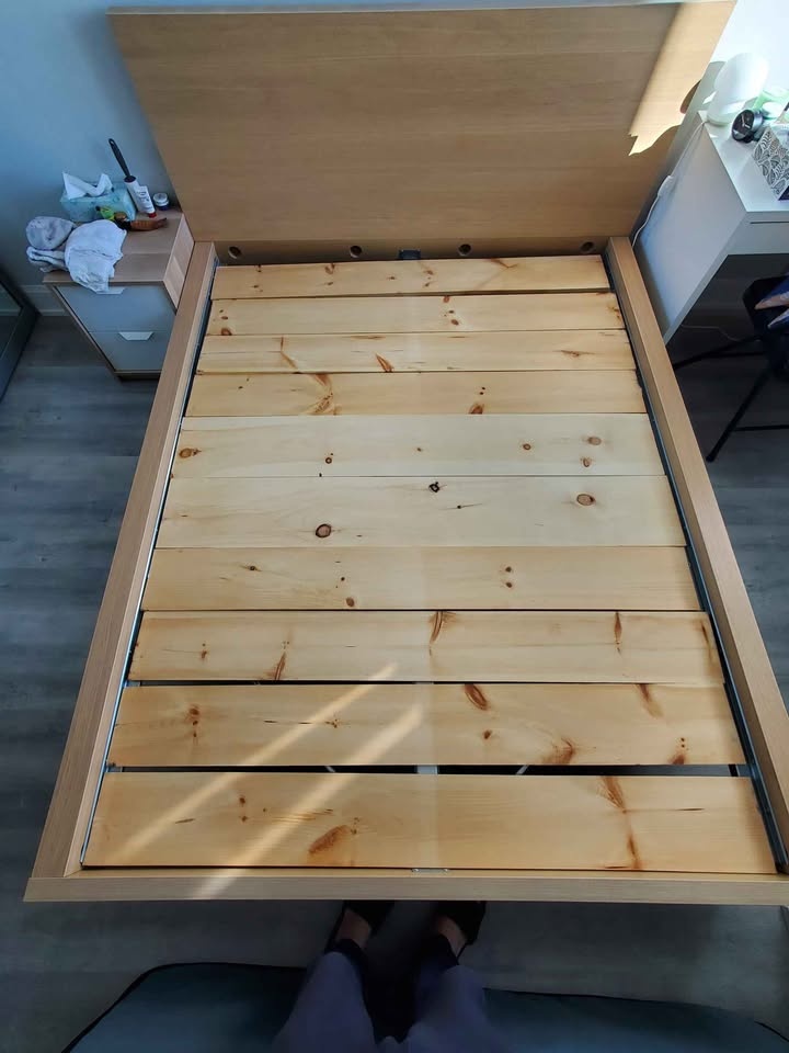 Queen Size Bed Frame with Slats - Ikea MALM - photo 3