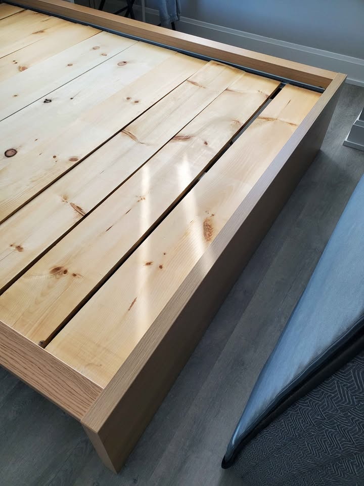 Queen Size Bed Frame with Slats - Ikea MALM - photo 4