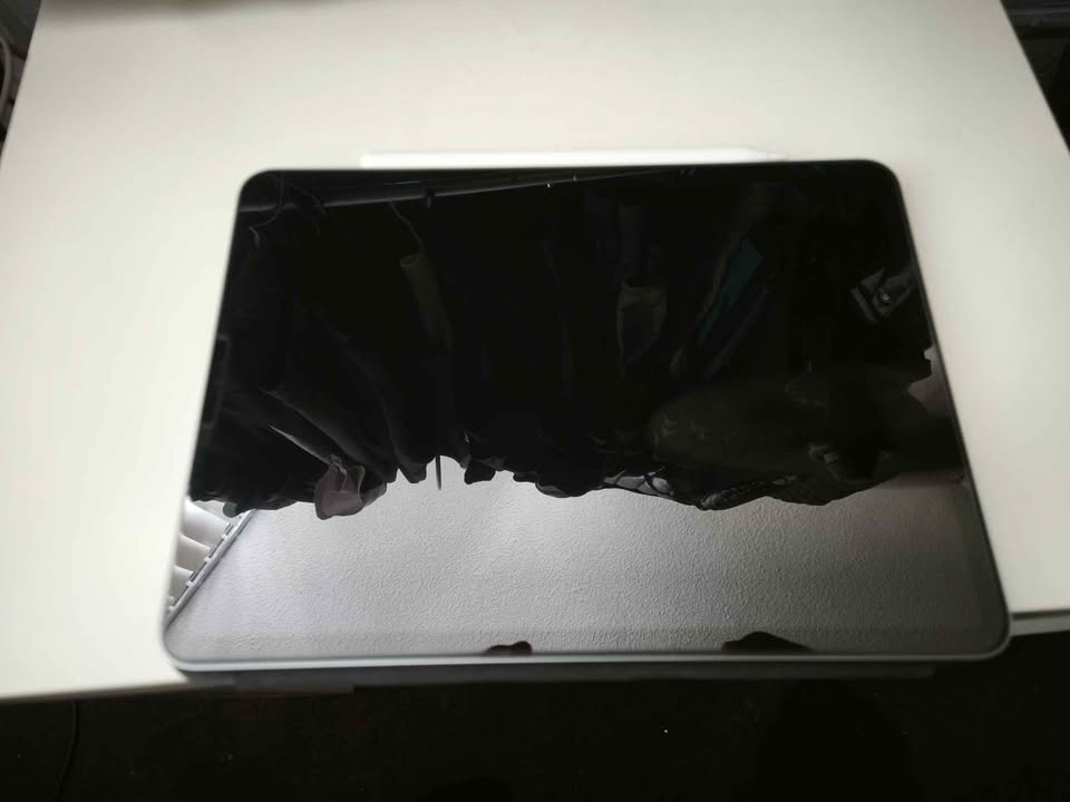 Apple iPad Pro 11-inch M2 256GB w/ Pencil & Case - photo 5