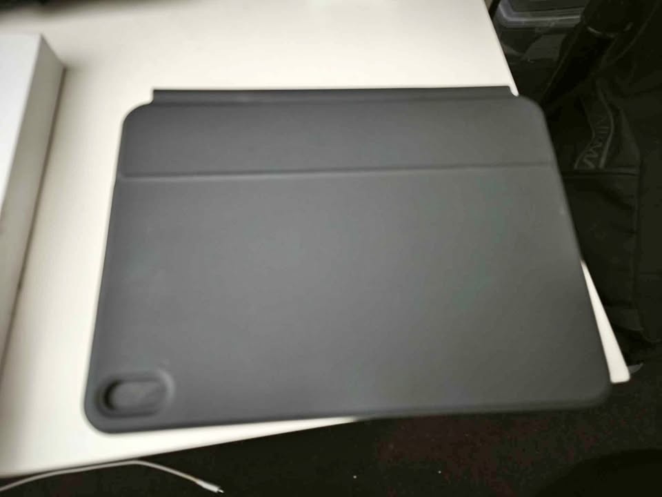 Magic X8 Black Keyboard Case for iPad 10/11 inch