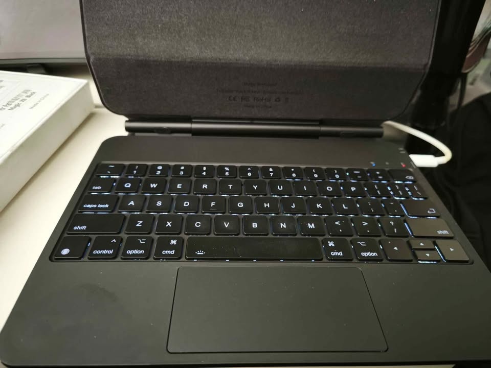 Magic X8 Black Keyboard Case for iPad 10/11 inch - photo 3